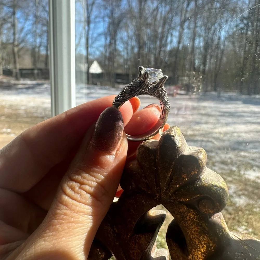 Silver elegant engagement ring - Picture 7 of 8